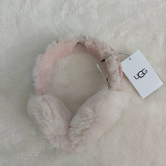 NWT UGG Classic Logo Genuine Dyed Shearling Earmuff - Picture 4 of 5